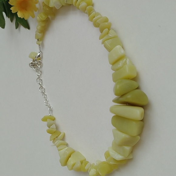 Handmade Olive "Serpentine" Choker - Picture 4 of 4